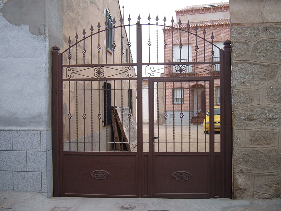 Cancelas ornamentales instaladas en Toledo