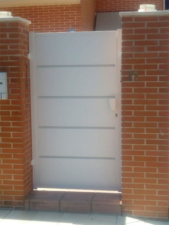 Puertas metálicas a medida en Toledo